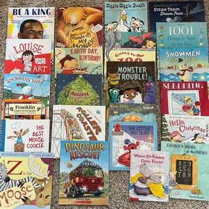 SOLD ✌🏽23 Scholastic Kids Books